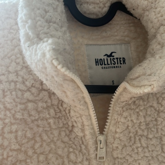 Hollister sherpa 1/4 zip cropped sweatshirt in cream - Picture 5 of 5